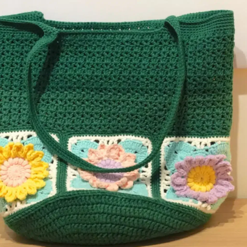 50+ Fabulous Free Bag Patterns 29 Granny Square Bucket Bag