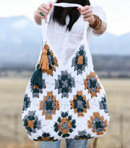 50+ Fabulous Free Bag Patterns 46 Magnolia Granny Square Bag