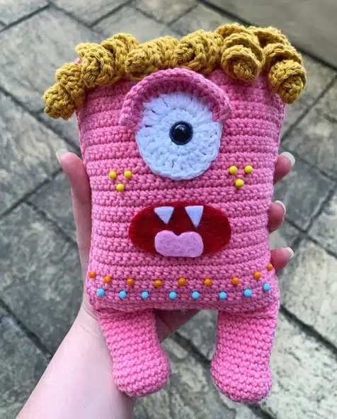 Soozie Amigurumi Monster – Free Crochet Pattern