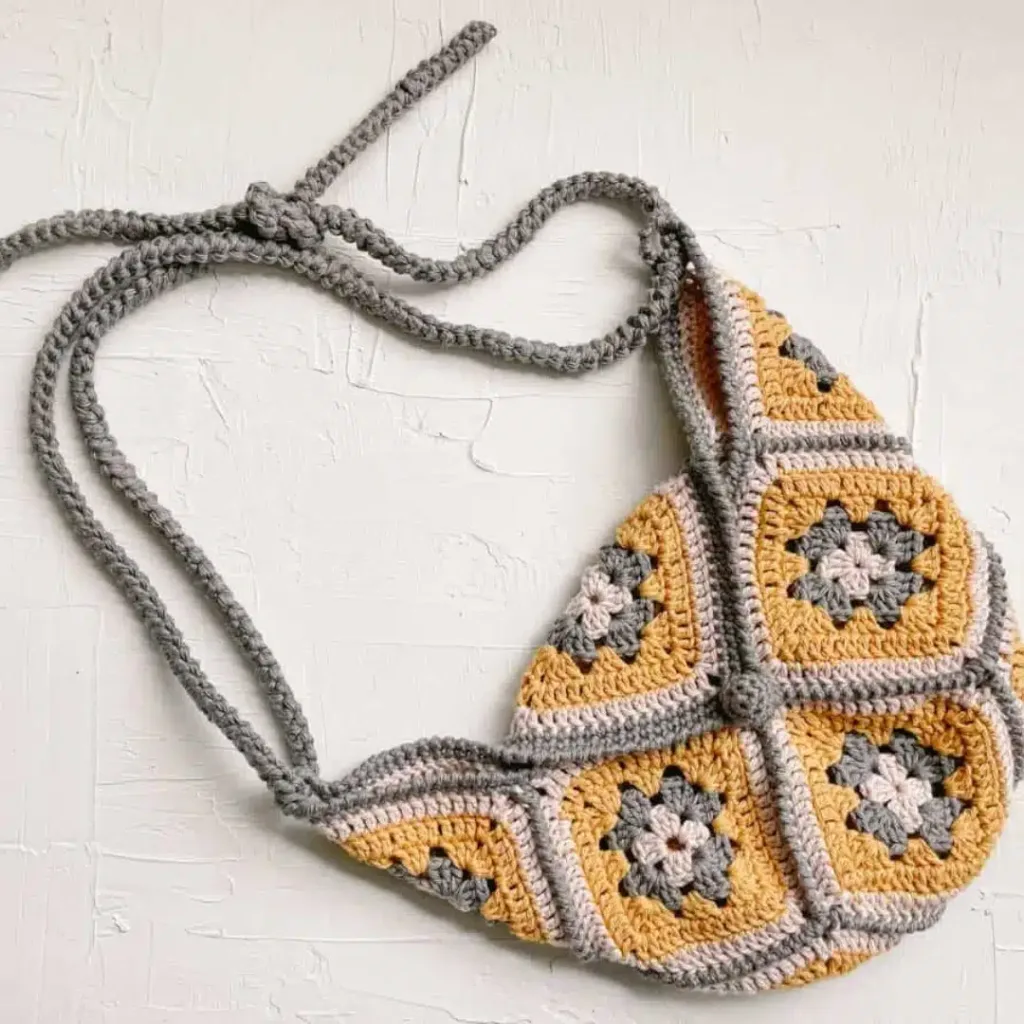 50+ Fabulous Free Bag Patterns 38 boho bliss with 11 granny squares
