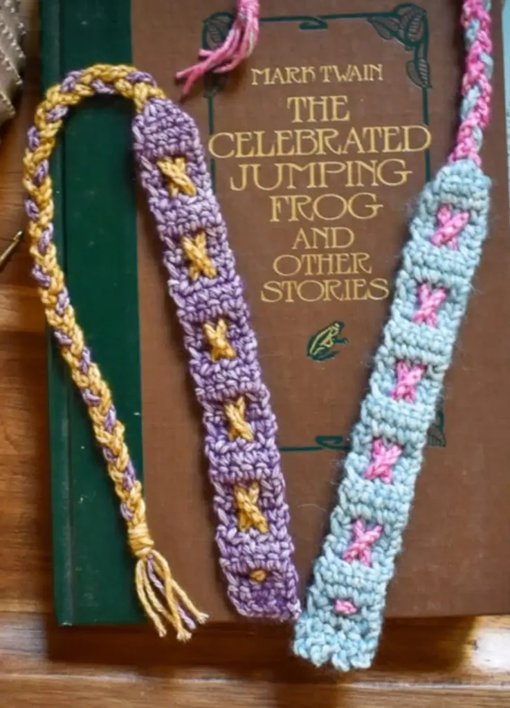 crochet bookmark pattern uses Scheepjes Stone-Washed