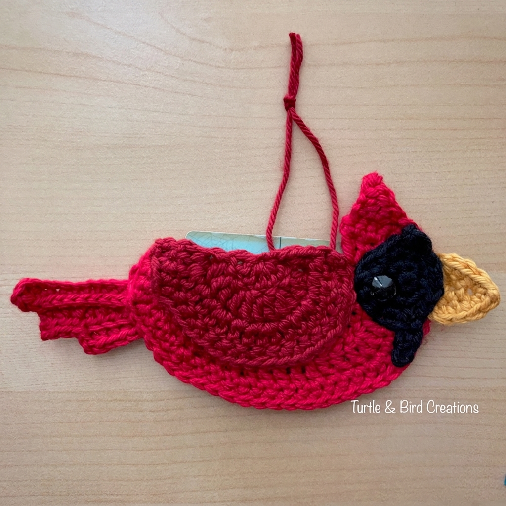 Crochet cardinal gift card holder ornament, Christmas pattern