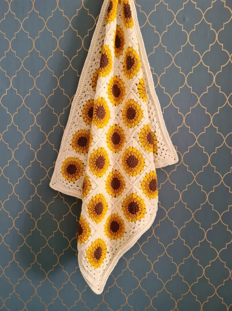 Crochet sunflower granny square baby blanket, fall pattern