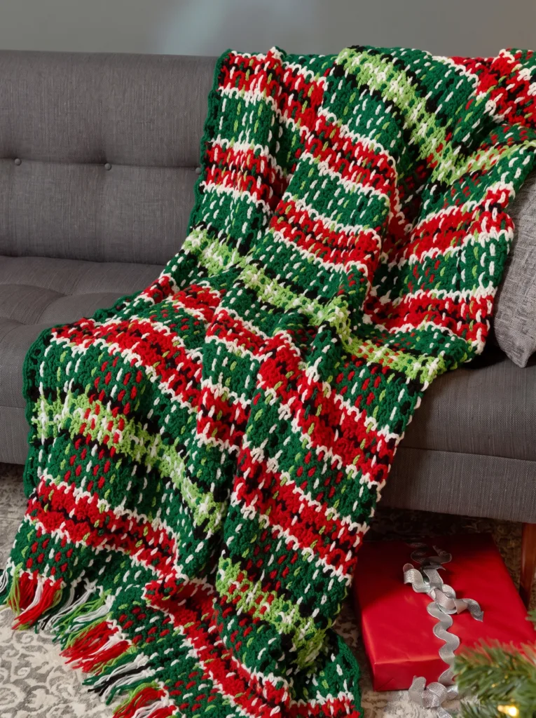 20 Free Crochet Christmas Blanket Patterns 4 Crochet plaid Christmas blanket pattern