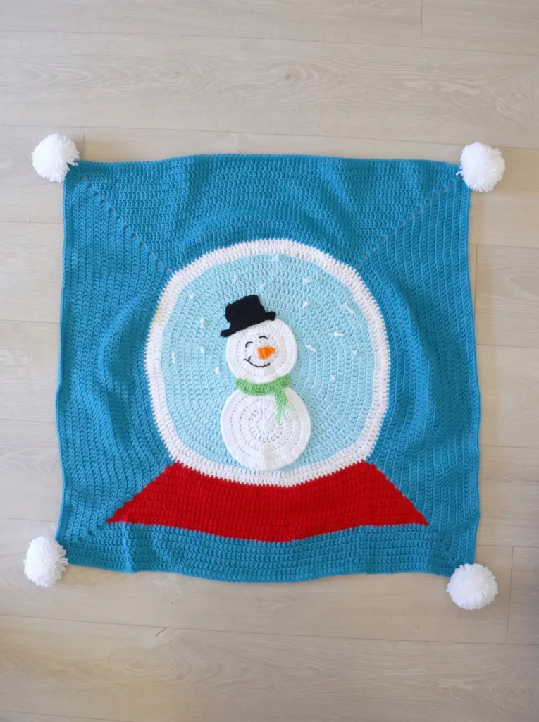 20 Free Crochet Christmas Blanket Patterns 1 Crochet snow globe Christmas blanket pattern
